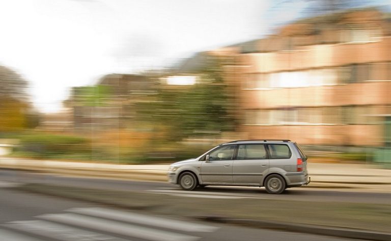 Как можно переоформить легковой автомобиль на КХ?