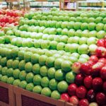 Казахстан договорился с крупнейшим российским ритейлером о поставке 9 сортов яблок