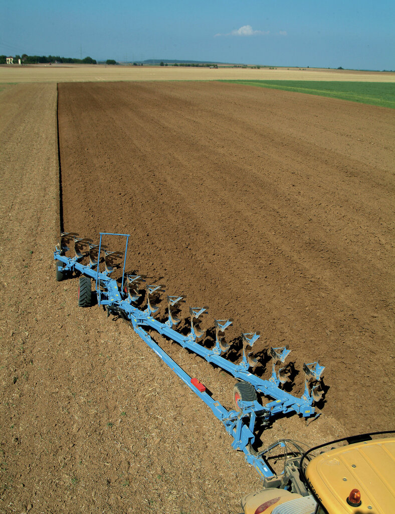 Сколько плуг. Плуг Lemken VARITITAN 10. Плуг Lemken Евротитан 10 8+3 l 100. К 701 С плугом Лемкен. Плуг Титан 18 Lemken.