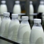 Российское молоко «уронило» цену закупа перерабатывающими заводами в Казахстане