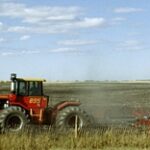 На севере Казахстана аграриев предупредили о тёплом апреле