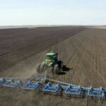 Аграрии СКО приступили к закрытию влаги на полях