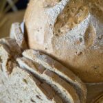 Хлеб с 80-процентной выпечкой: чем удивляет хлебобулочное производство в Жезказгане